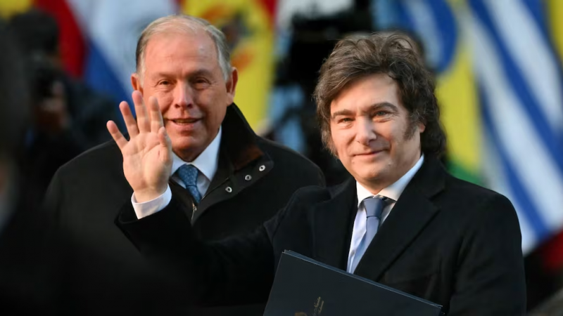 Desde el Gobierno lamentaron la partida de Werthein y resaltaron su papel clave en la relación con Donald Trump